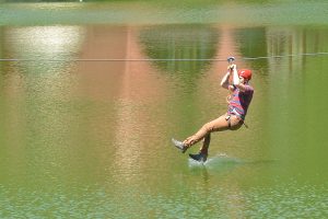 Tiroliana de peste lac, Club Aventura, Băile Tușnad